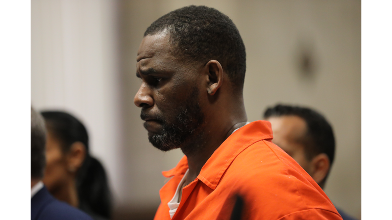 R Kelly Appears In Court in Chicago For Status Hearing