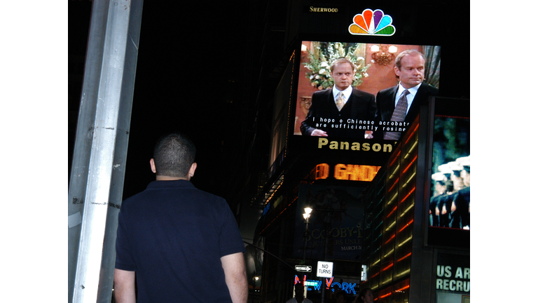 Frasier Finale In Times Square On Astrovision Video Screen