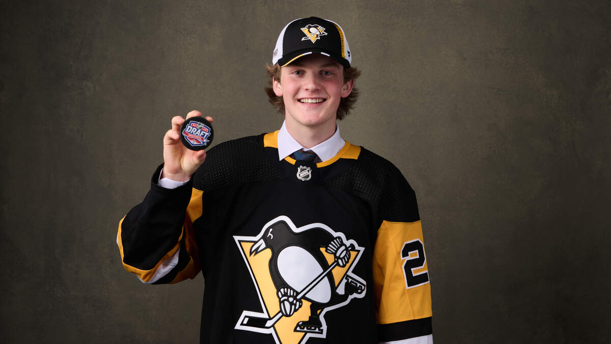 Penguins draft 18-year-old defenseman Owen Pickering with 21st overall pick