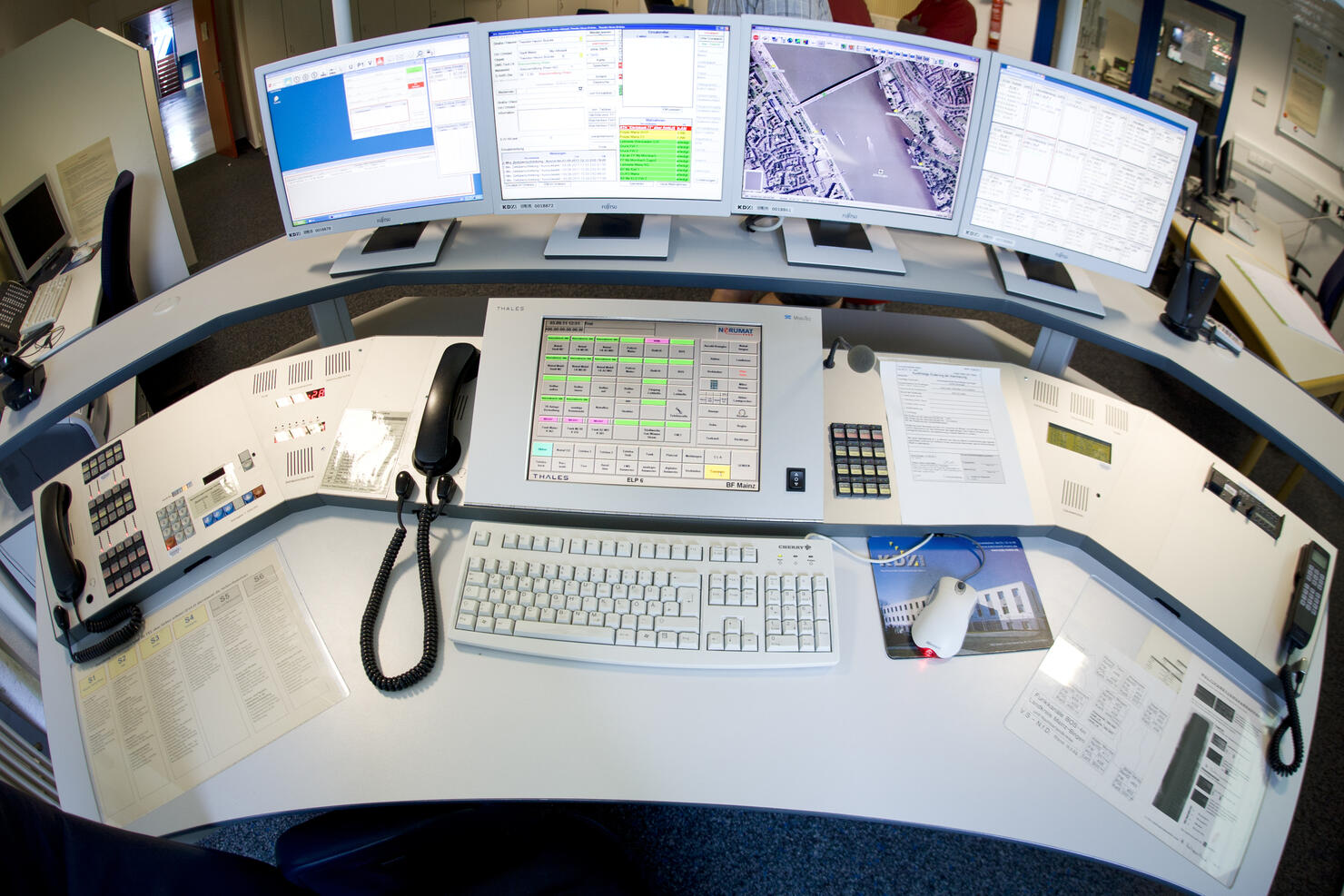 Fire brigade control center - Feuerwehrleitstelle