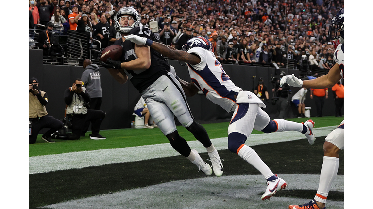 Denver Broncos v Las Vegas Raiders