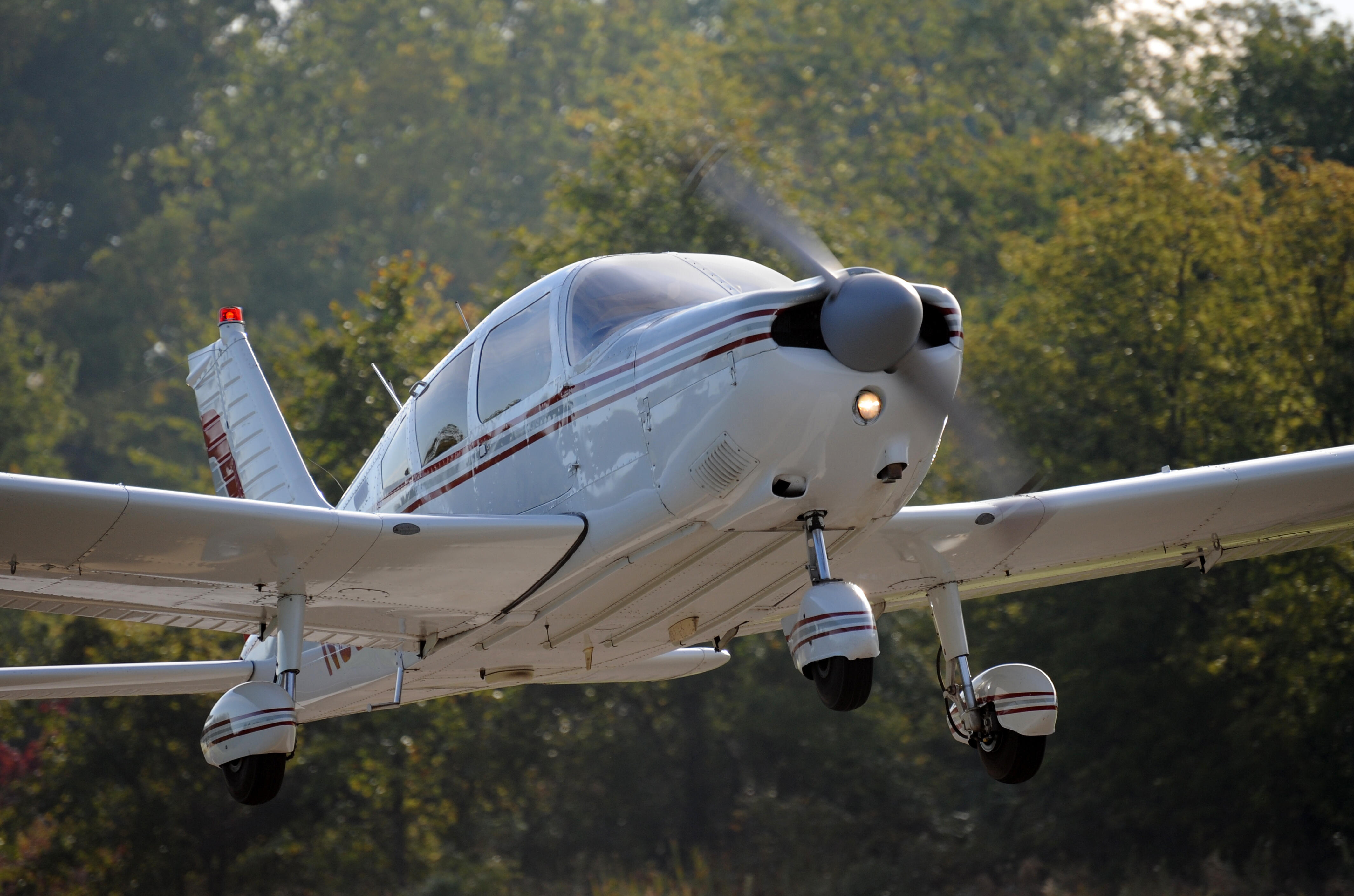 florida-man-lands-plane-on-north-carolina-road-in-heart-stopping-video-iheart