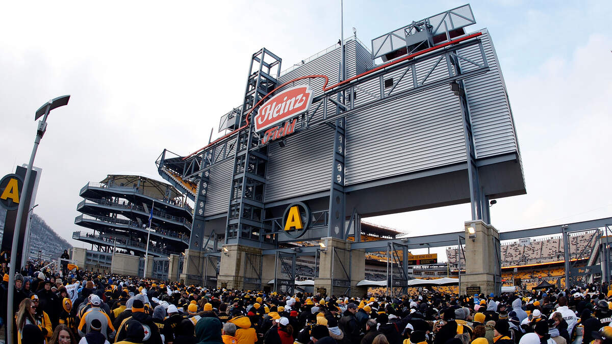 Heinz Field sign removed as transition to Acrisure continues