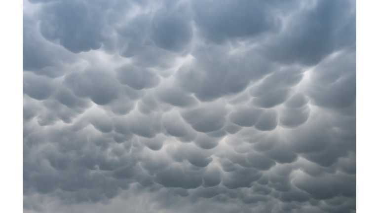 mammatus clouds