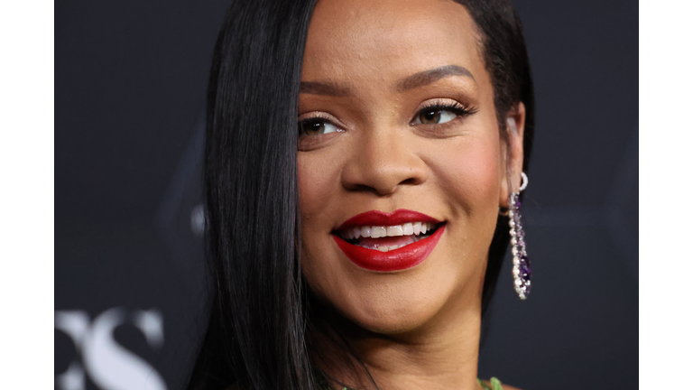 Rihanna Celebrates Her Beauty Brands Fenty Beauty And Fenty Skin