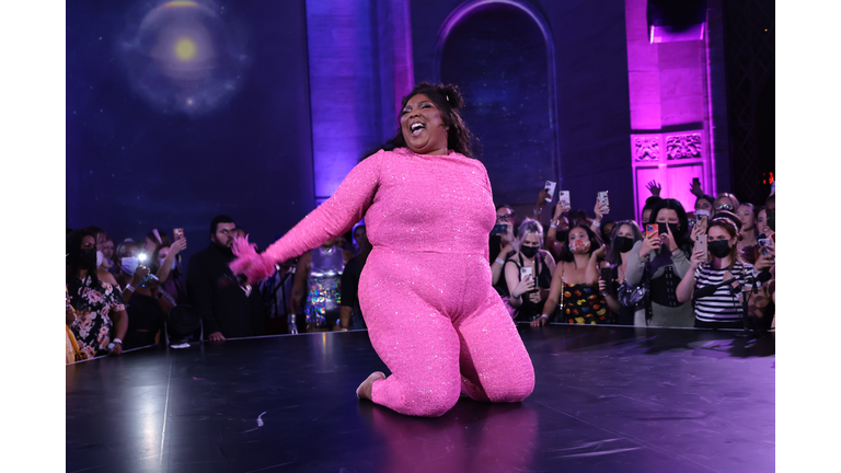 Lizzo "Lizzoverse" Album Playback Performance