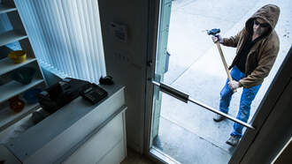 WATCH: Robbery crew hits Seattle jewelry store for $2 million 