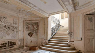 California Castle With Game Of Thrones Throne, Harry Potter Bar For Rent