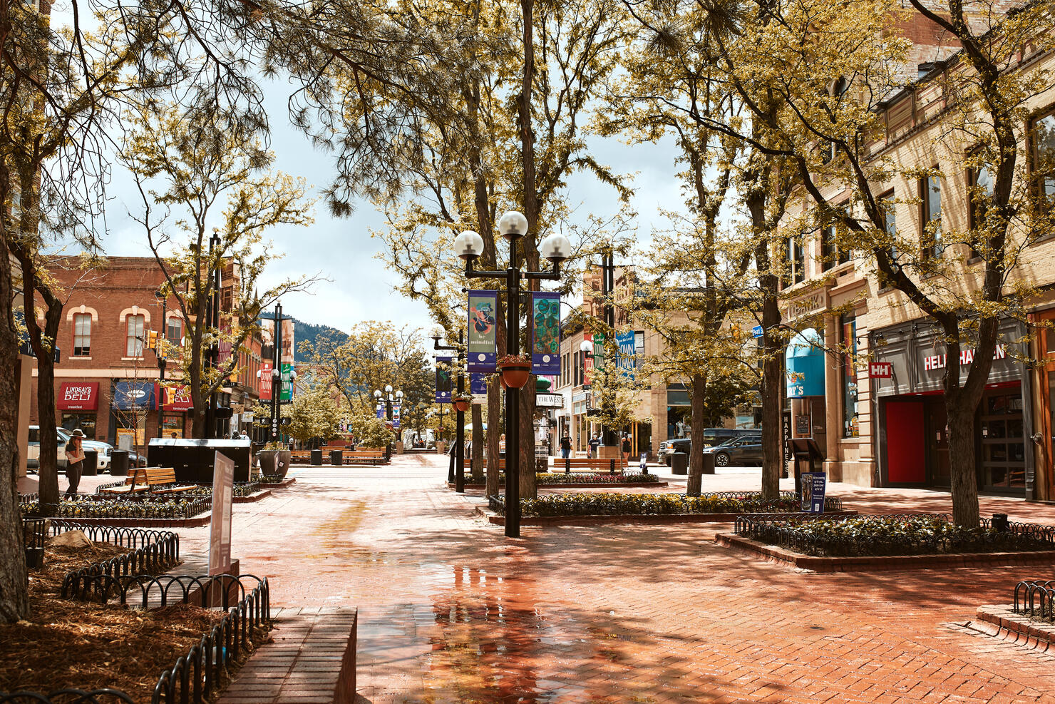 Springtime at Pearl Street Mall in Boulder