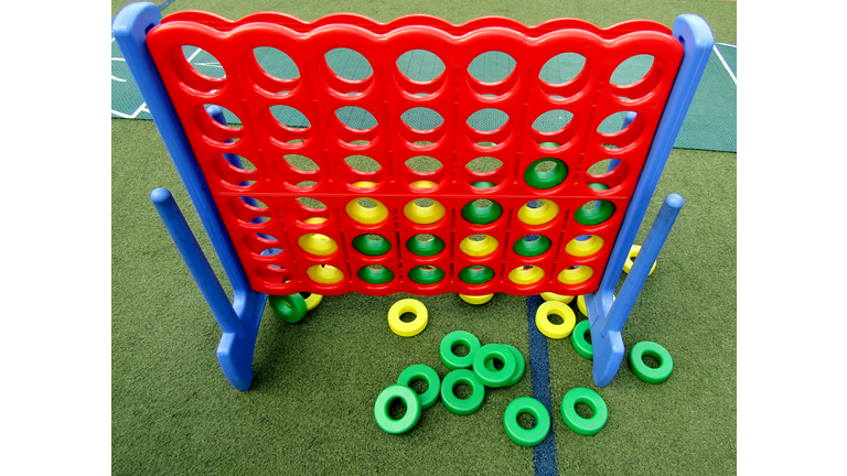 Four An A Row giant game set