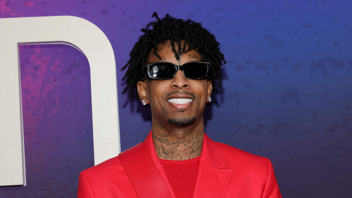 21 Savage responds to fans citing his lyrics after calling out gun