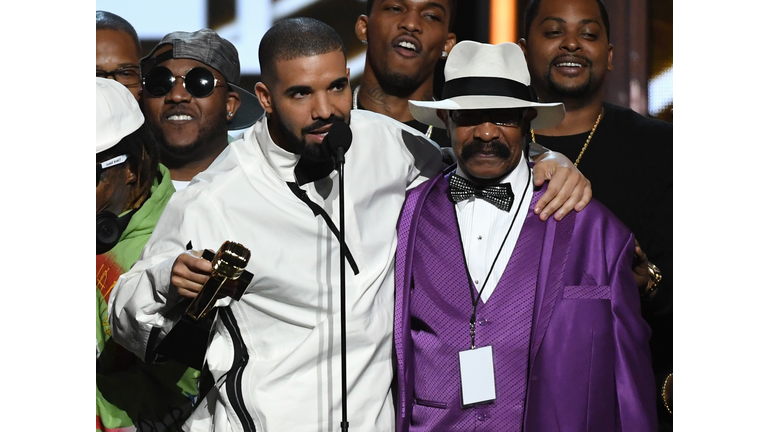 2017 Billboard Music Awards - Show