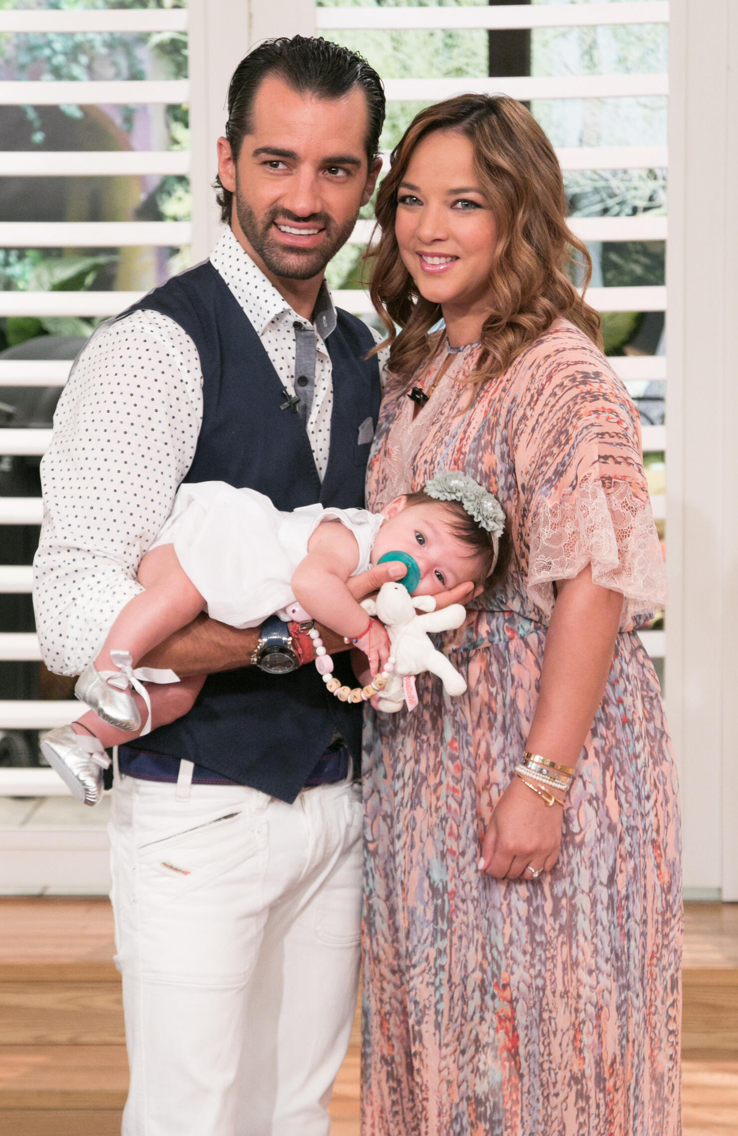Adamari Lopez Returns To "Un Nuevo Dia"