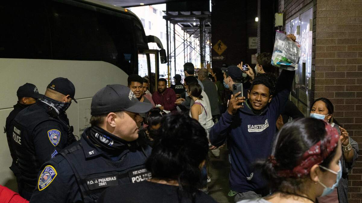 Abbott Says More Than 7,000 Migrants Combined Sent To NYC & DC
