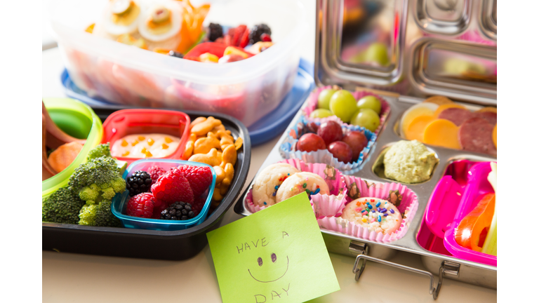 School lunch with a note