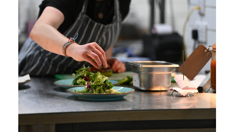 BRITAIN-ENVIRONMENT-RESTAURANT-CLIMATE-FOOD