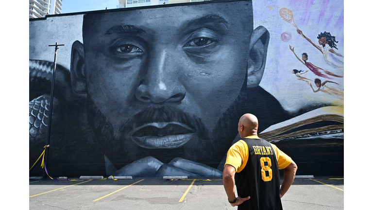 Kobe, Gianna Bryant mural unveiled at basketball court in