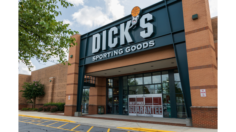 Dick's Sporting Goods storefront