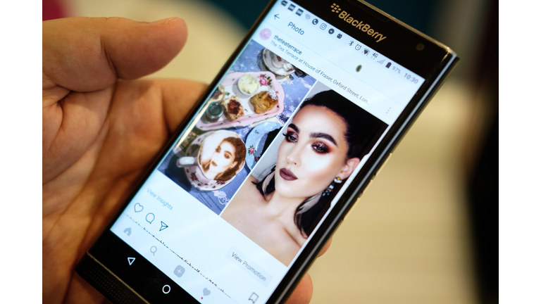 London Cafe Pioneers The Selfieccino