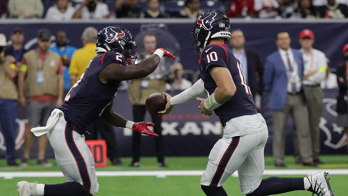 Dameon Pierce Becomes Liability at Sportsbooks After Texans Cut Marlon Mack