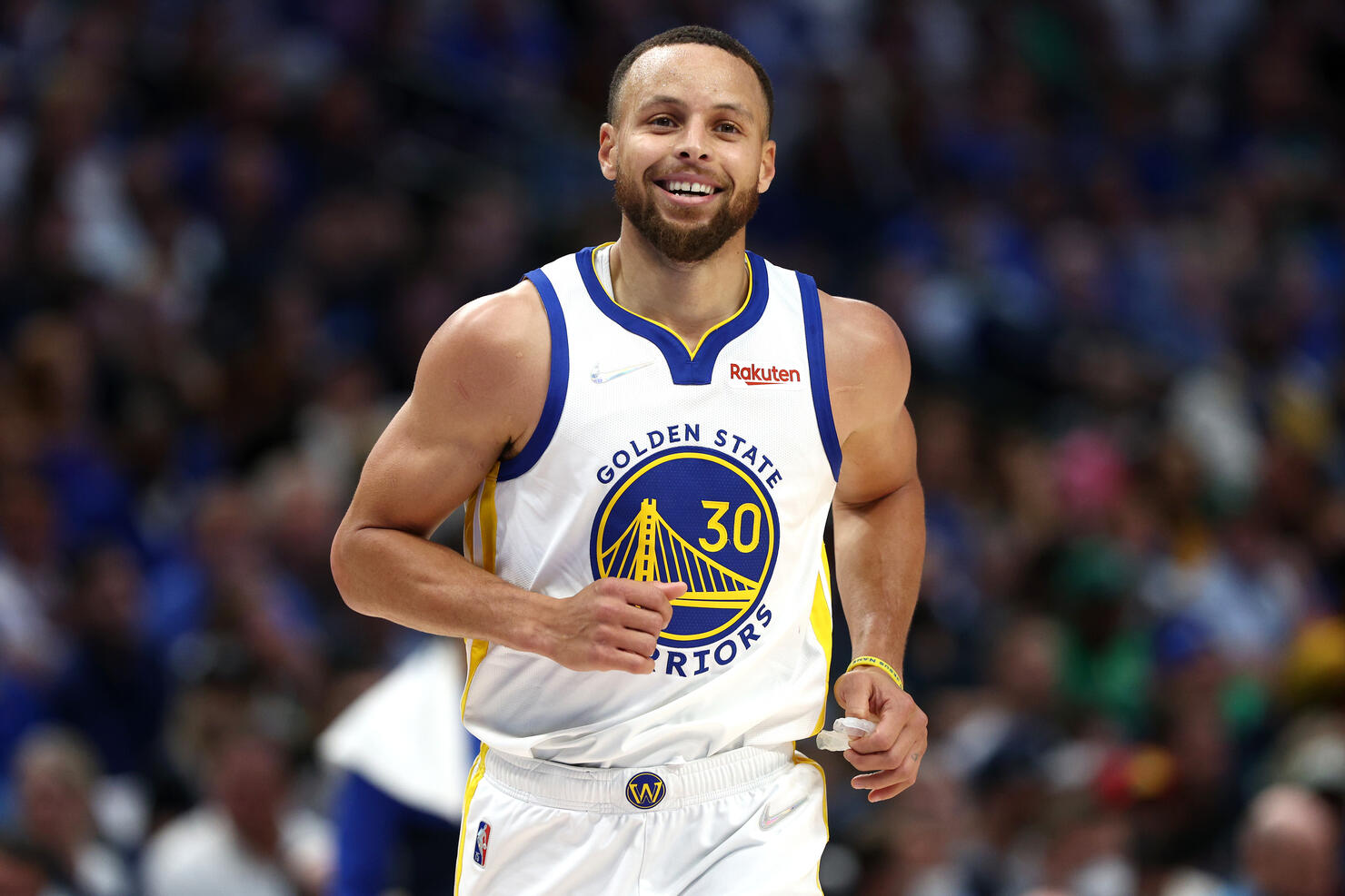 Davidson to retire Steph Curry's number, induct him into hall of