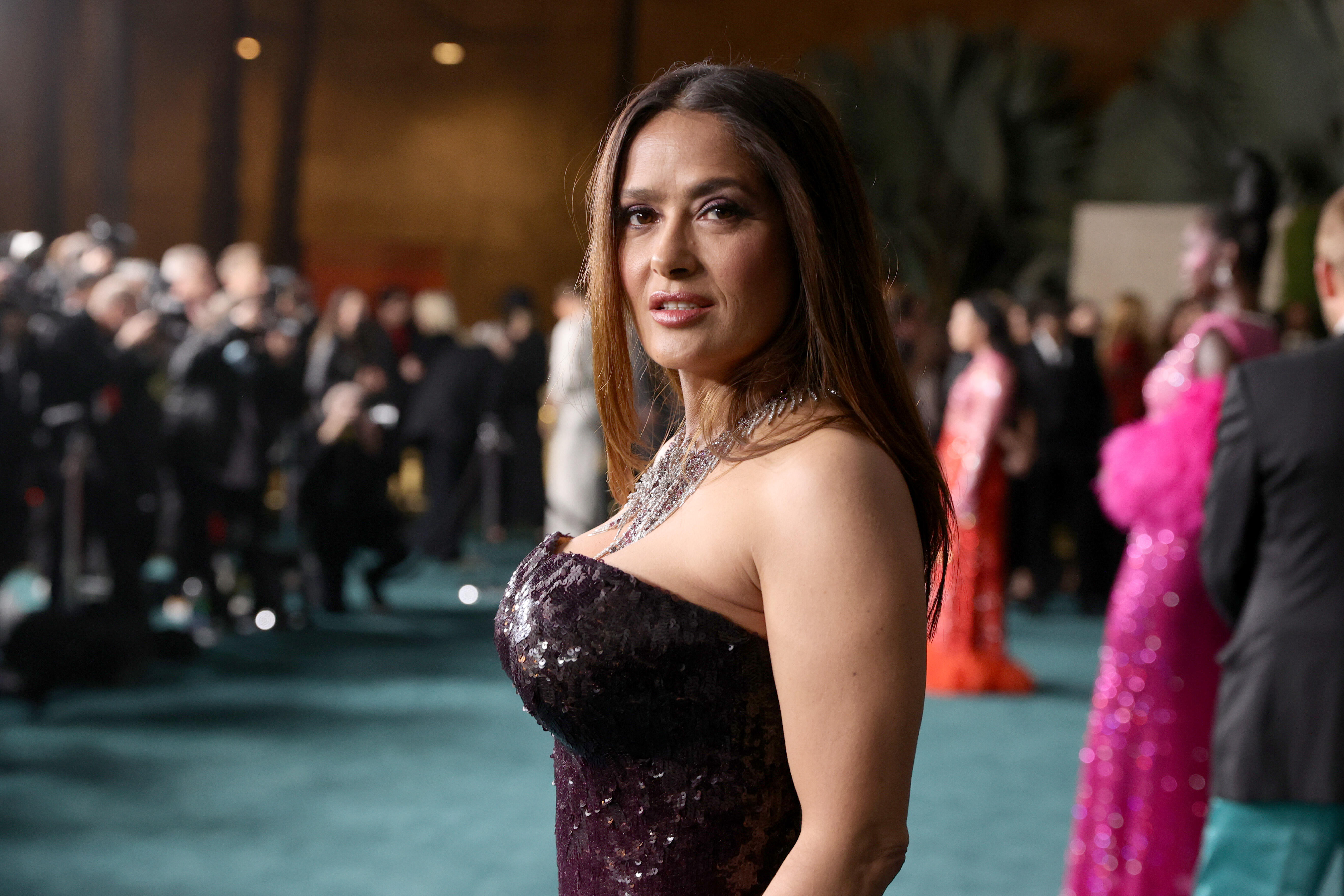 Salma Hayek Celebrates 56th Birthday By Dancing In Swimsuit In New ...