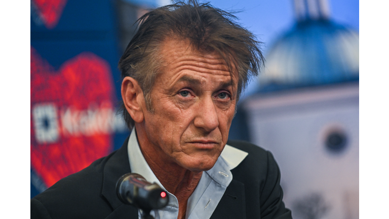 Sean Penn And Krakow Authorities Pledge Support For Ukrainian Refugees