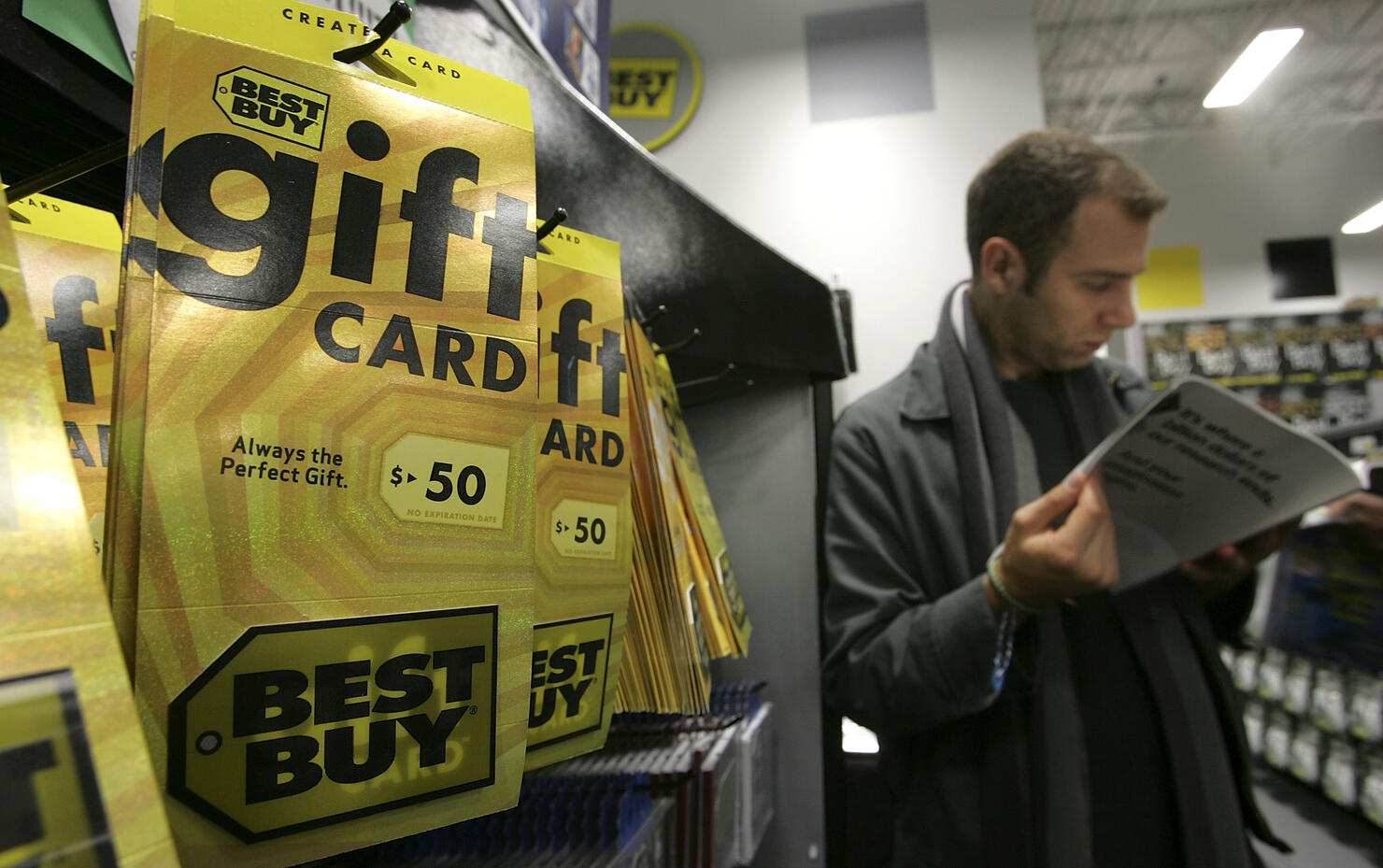 Holiday Gift Cards Rise In Popularity