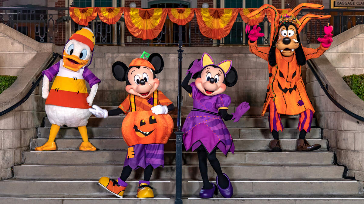 The Foodie Guide To Halloween At The Disneyland Resort KOST 103.5