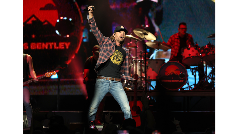 Dierks Bentley: Beers On Me Tour 2022 - Nashville, TN