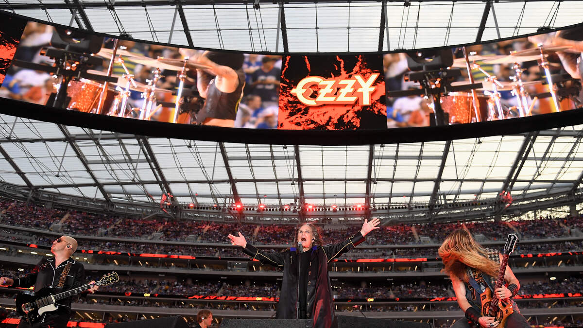 Ozzy Performs During Halftime of NFL 2022 Opener 101one WJRR Lynch