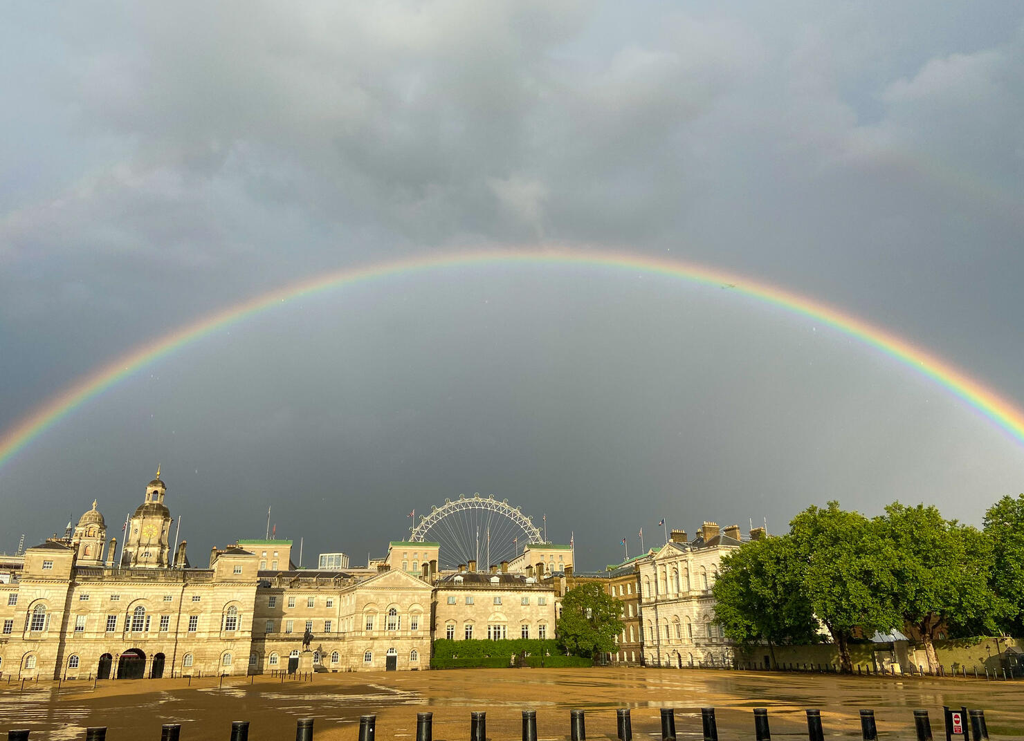 Did You See The Double Rainbow Over Buckingham Palace Iheart