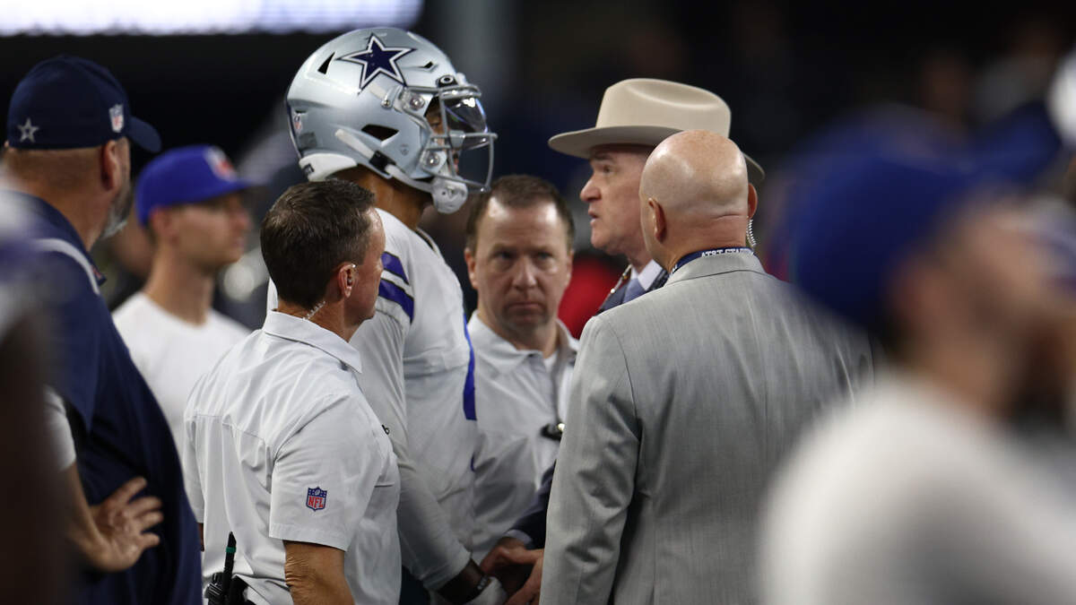 WATCH: Cowboys fans booed Dak Prescott, threw trash at him in loss – NBC  Sports Philadelphia