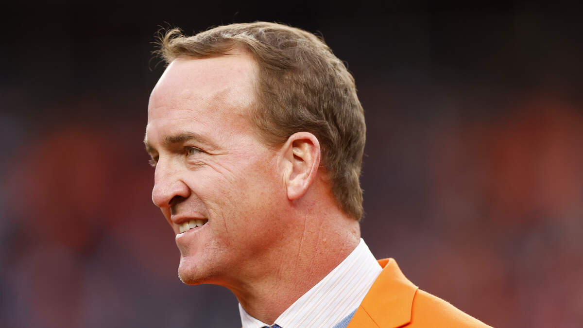 The Santa Clauses: Peyton Manning interviews to replace Tim Allen