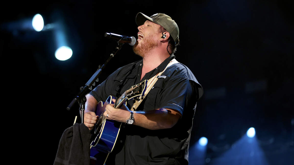 Luke Combs presale password US 103.5 Sarah Jacobs