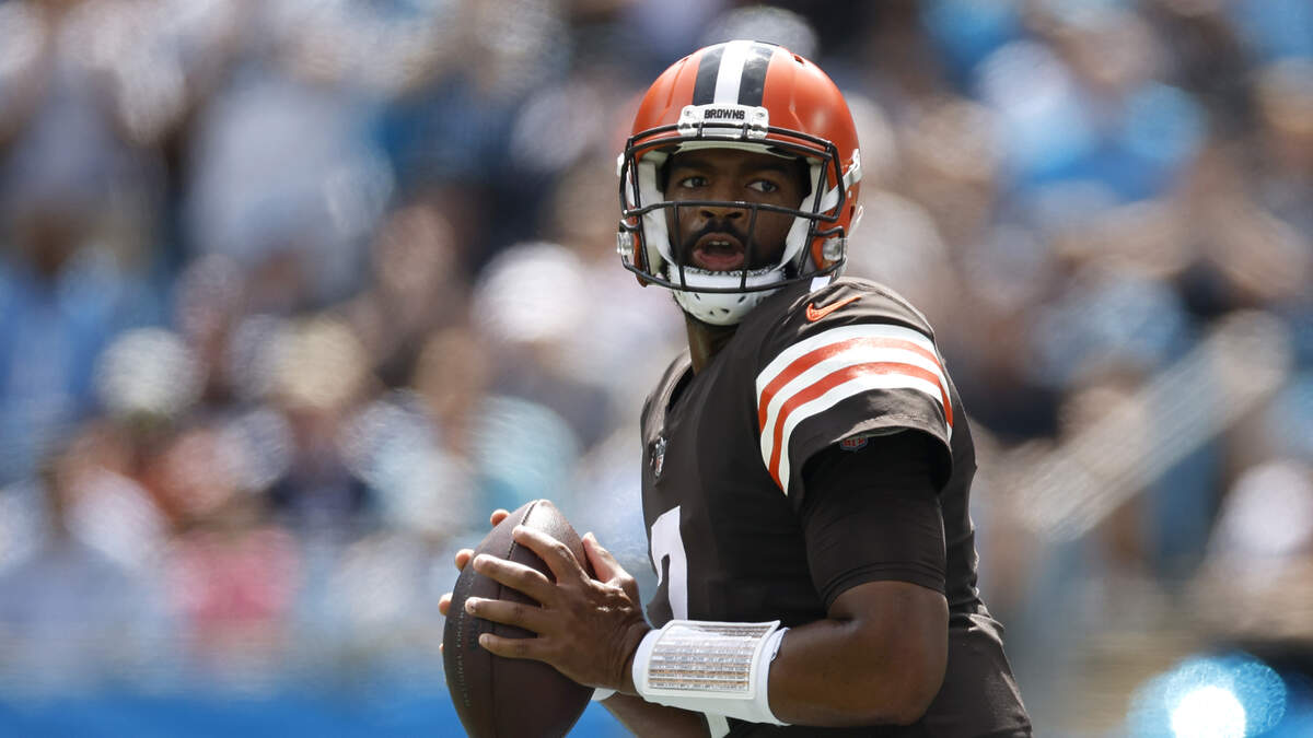 How Jacoby Brissett, Nick Chubb and the rest of the Browns offense graded vs.  the Panthers 