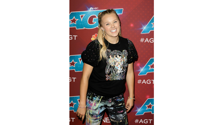 Red Carpet For "America's Got Talent" Season 17 Live Show