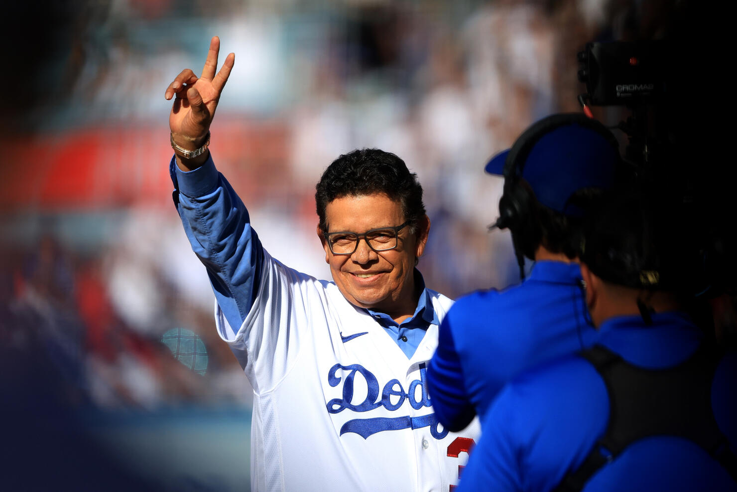 Dodgers kick off celebration of Fernando Valenzuela with jersey