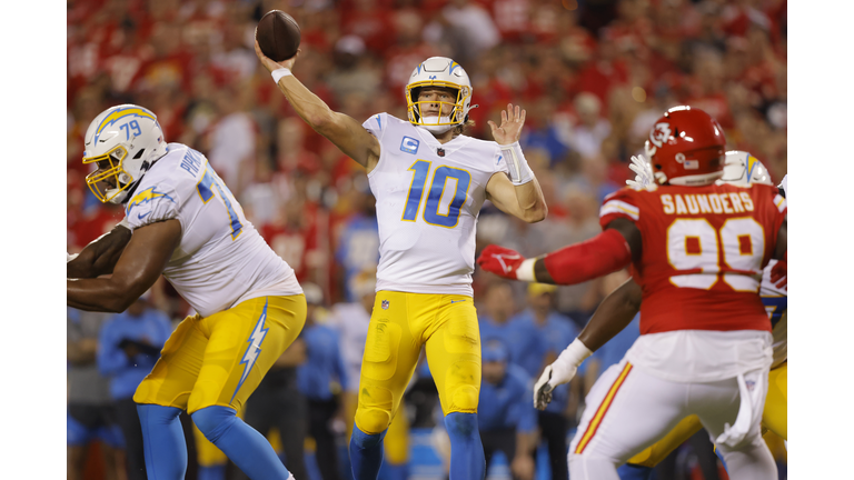 Los Angeles Chargers v Kansas City Chiefs