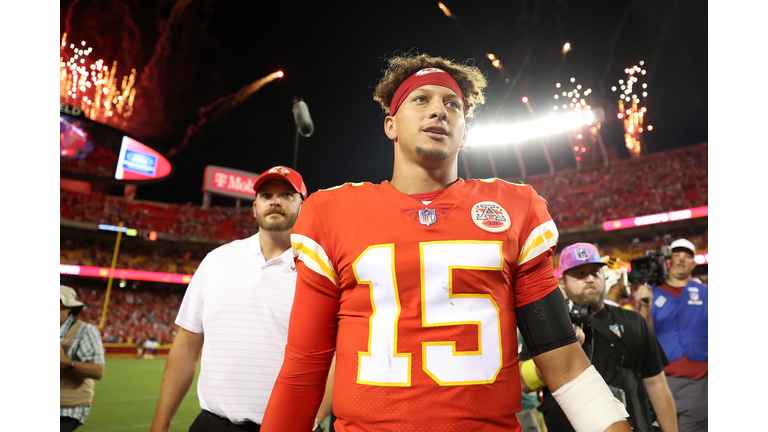 Los Angeles Chargers v Kansas City Chiefs