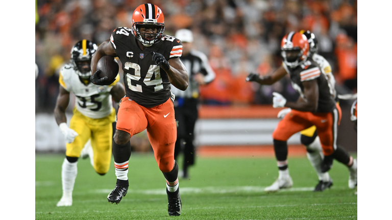 Pittsburgh Steelers v Cleveland Browns