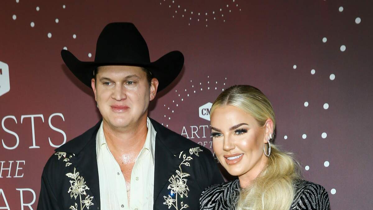 See Jon Pardi's Wife Summer Reveal She's Pregnant! | 93.1 WPOC | The ...