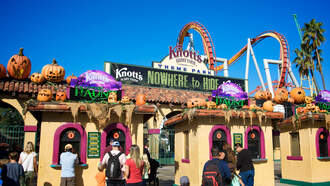 Knott's Berry Farm Announces Season Passes For 'Scary Farm' Season