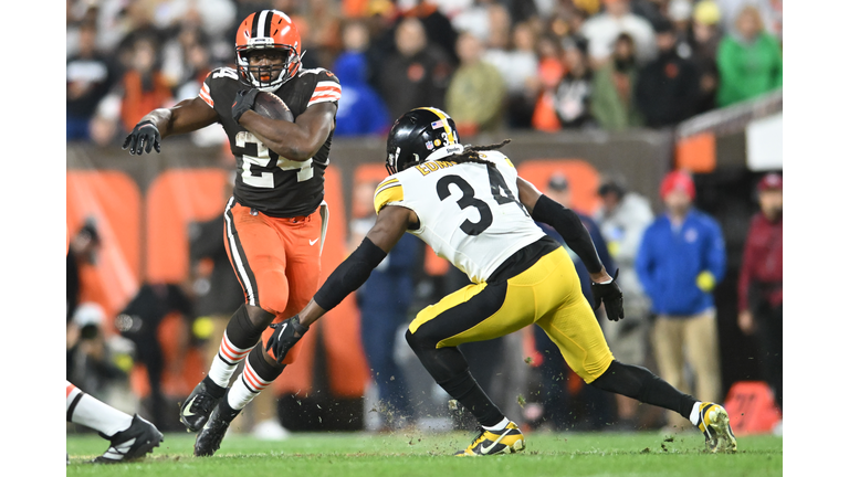 Pittsburgh Steelers v Cleveland Browns