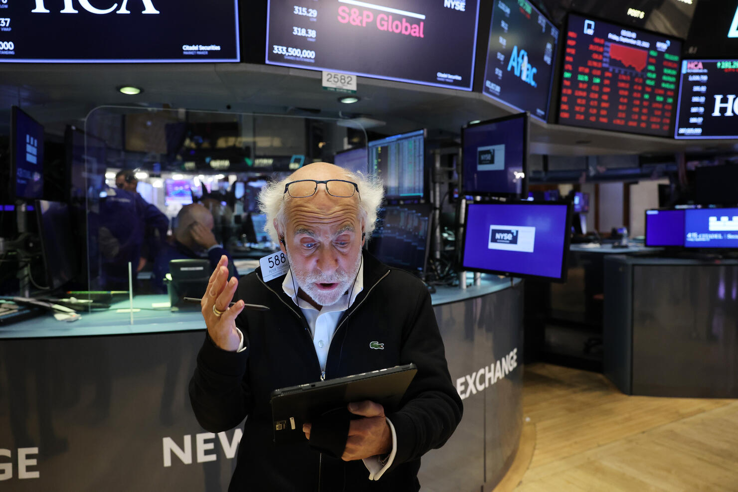 Dow Jones Average Falls To Low For Year