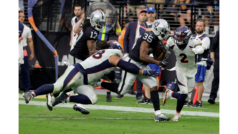 Denver Broncos v Las Vegas Raiders