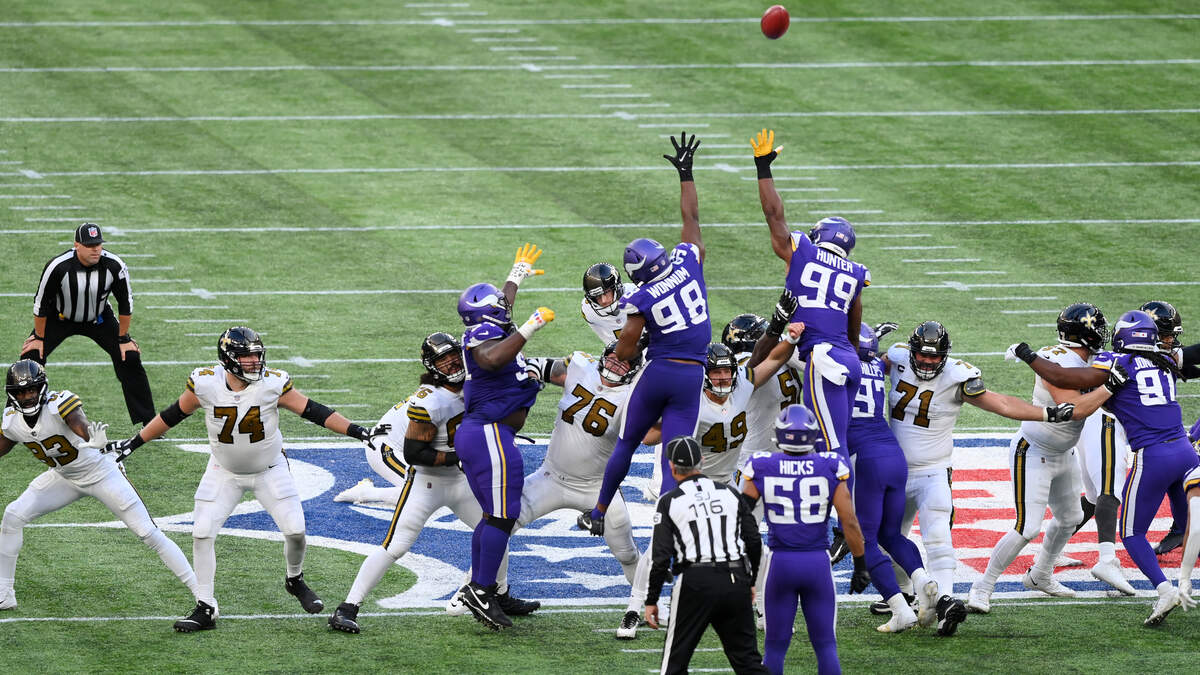 Vikings hang on for 28-25 win over Saints in London