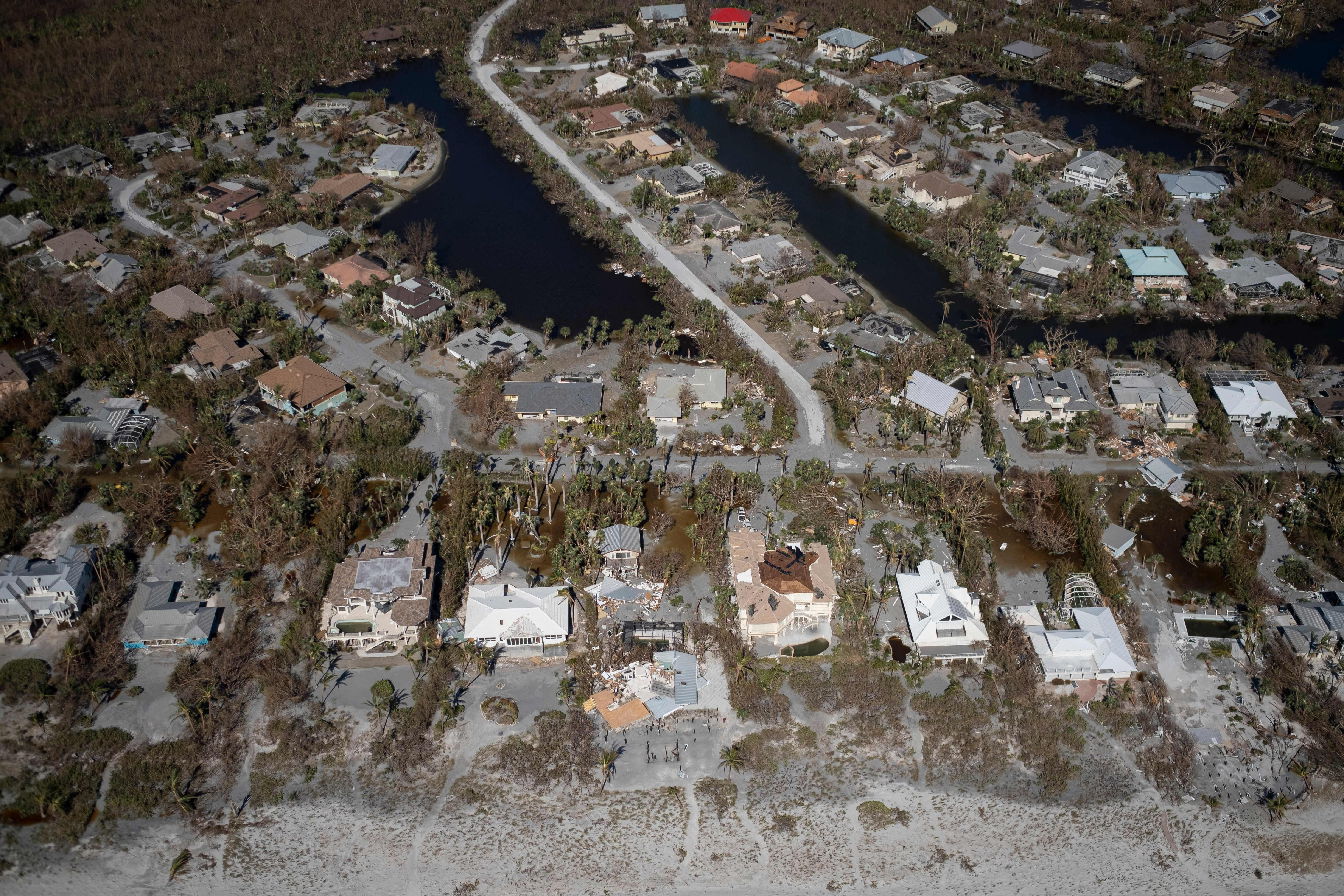 Sanibel Island Residents Allowed To Return Inspect The Devastating   633db81be6383488c279696c