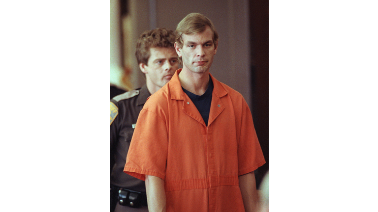 Suspected serial killer Jeffrey L. Dahmer enters t