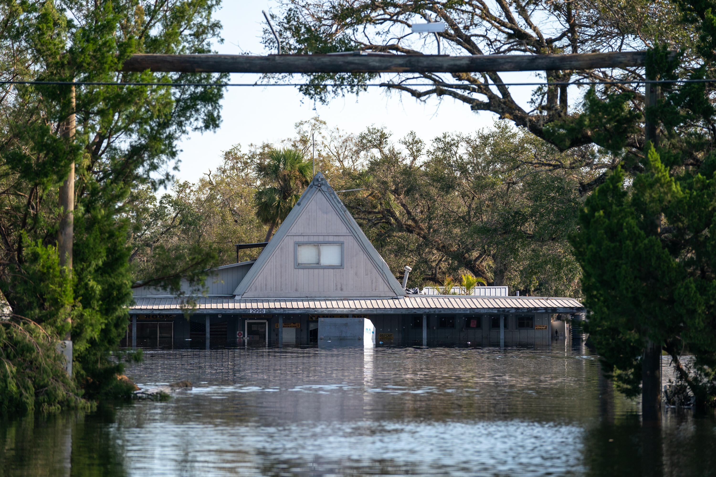 Overflowing Florida River Could Remain Flooded Through Thanksgiving   6345b5823f8491f5bd7cfa34